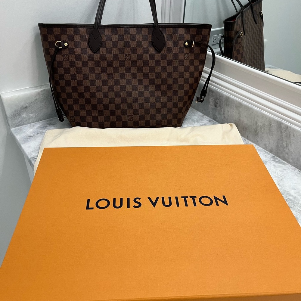 Louis Vuitton Damier Ebene Tote - Picture 3 of 6